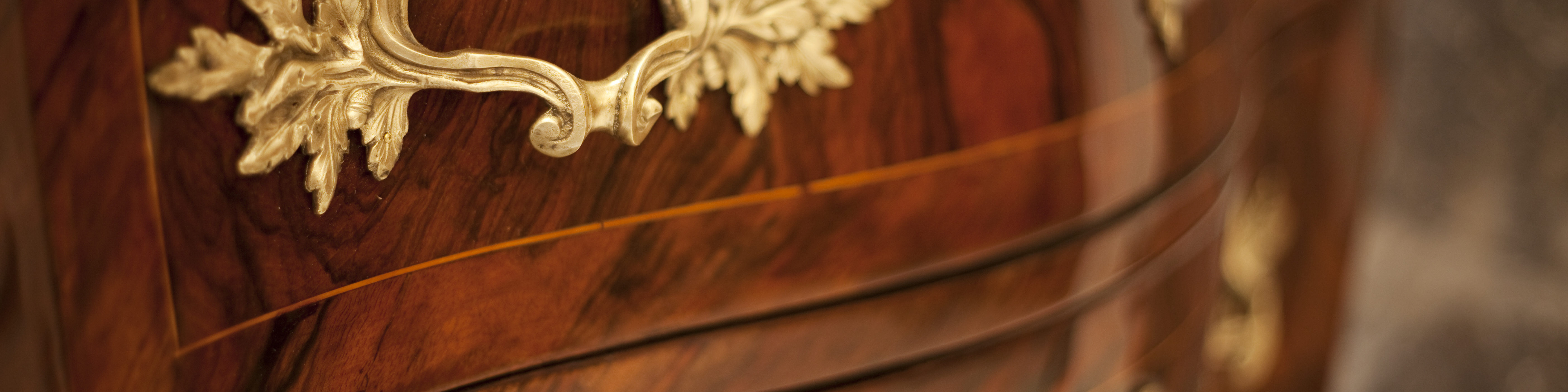 commode dorée