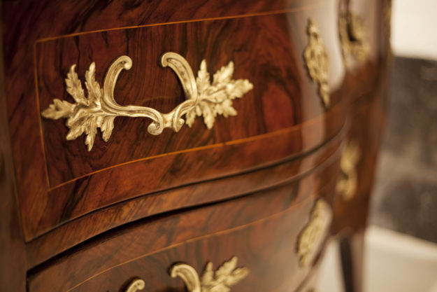 commode dorée